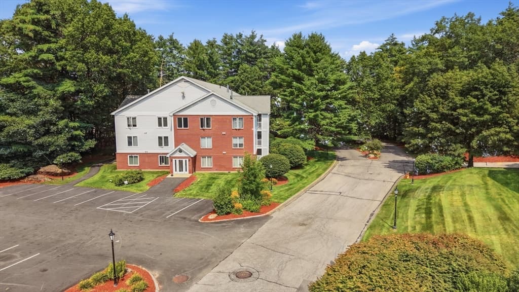 1 Timberwood Dr # 206, Goffstown NH 03045 photo 6