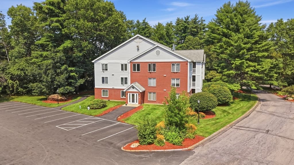 1 Timberwood Dr # 206, Goffstown NH 03045 photo 5