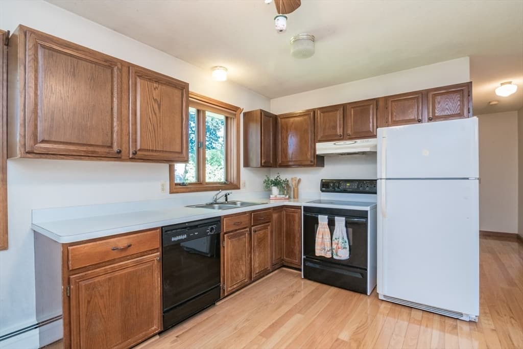 63 Tinkham Rd, Springfield MA 01129 photo 12