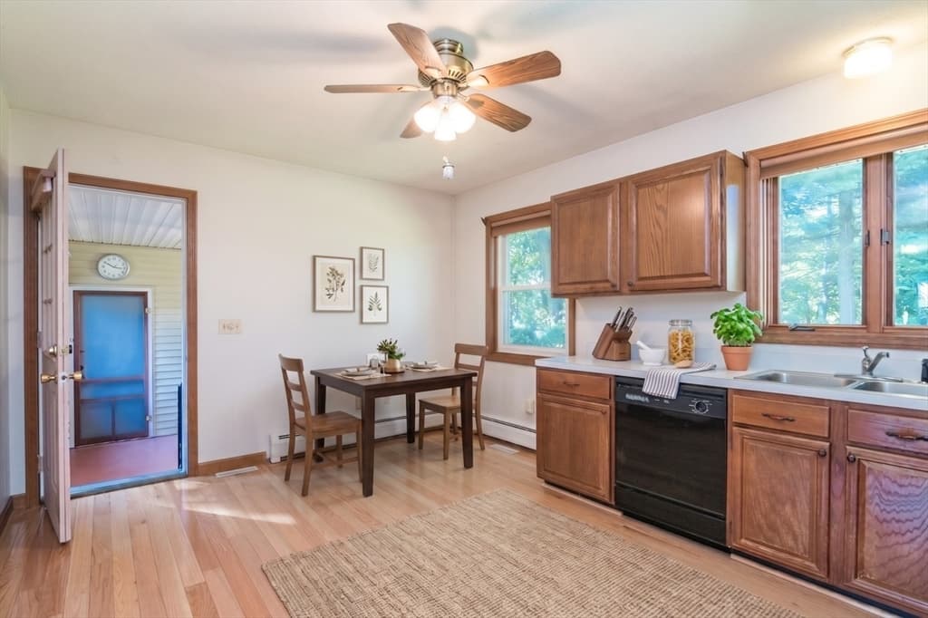 63 Tinkham Rd, Springfield MA 01129 photo 7
