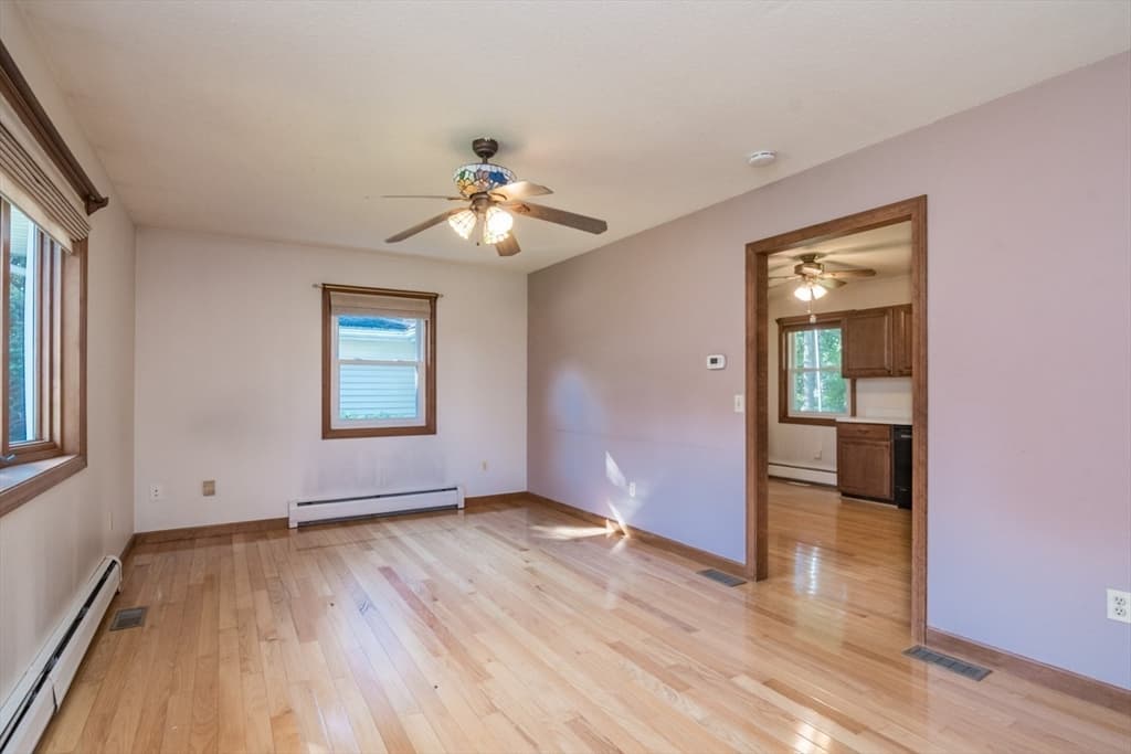 63 Tinkham Rd, Springfield MA 01129 photo 3