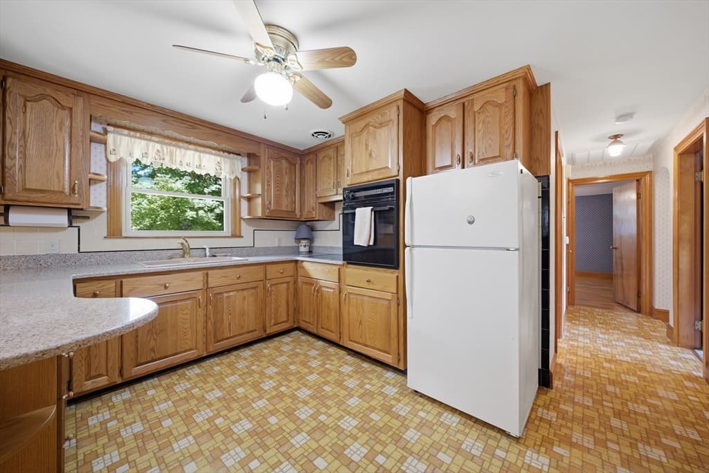 19 Daley Ave, Methuen MA 01844 photo 17