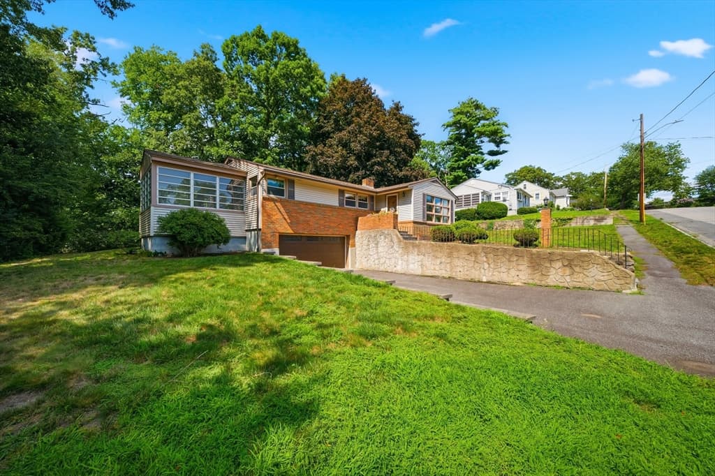 19 Daley Ave, Methuen MA 01844 photo 7