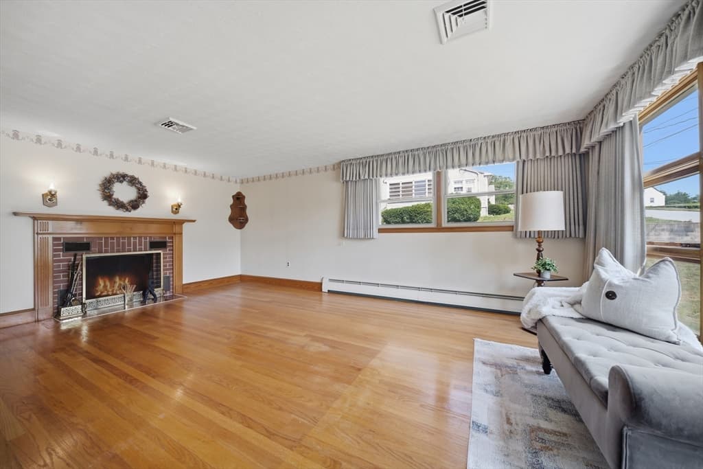 19 Daley Ave, Methuen MA 01844 photo 9