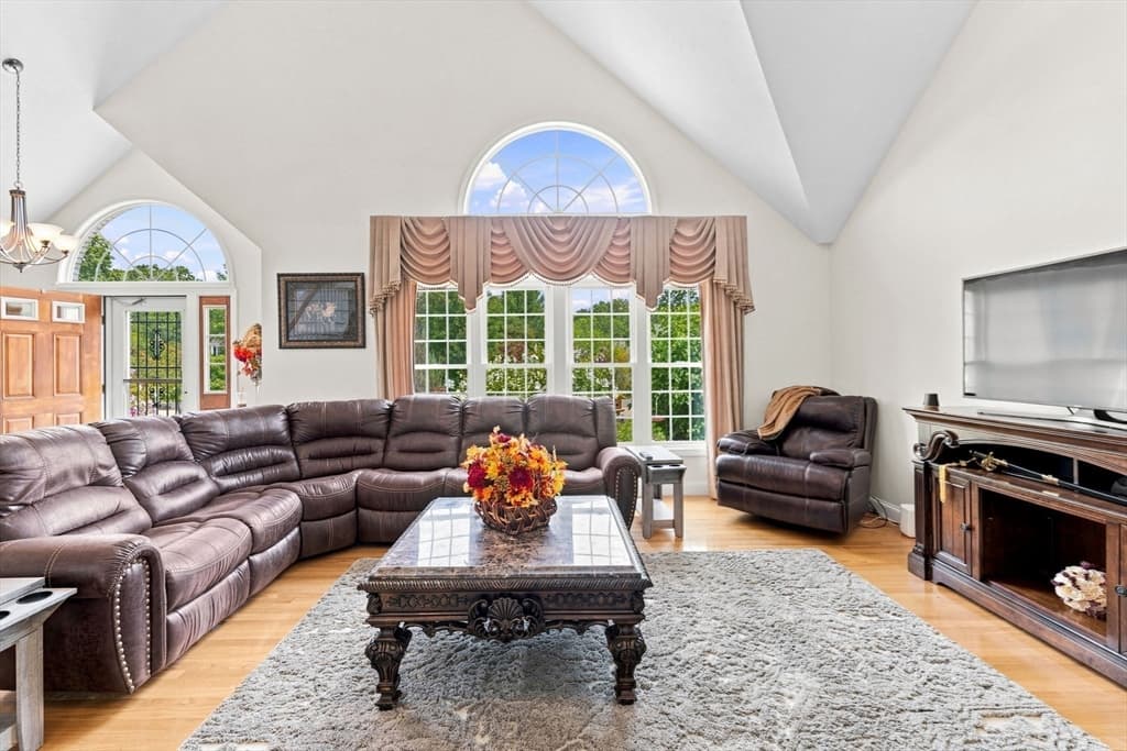 10 Edna Cir, Freetown MA 02717 photo 6