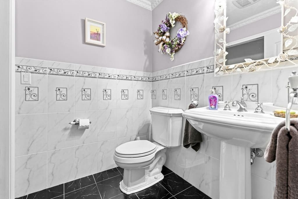 10 Edna Cir, Freetown MA 02717 photo 16
