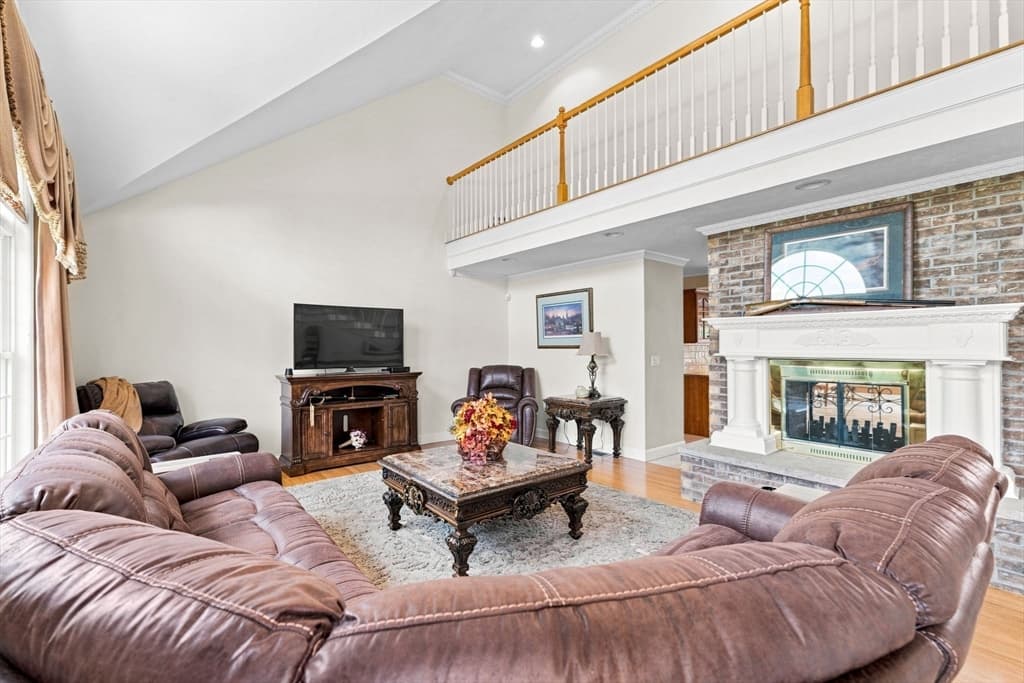 10 Edna Cir, Freetown MA 02717 photo 4