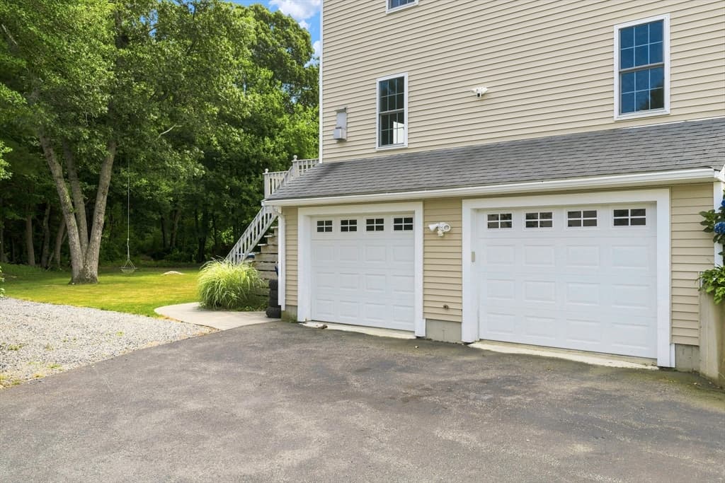 21 Forestview Dr, Fairhaven MA 02719 photo 3