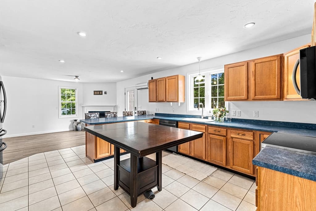 21 Forestview Dr, Fairhaven MA 02719 photo 11