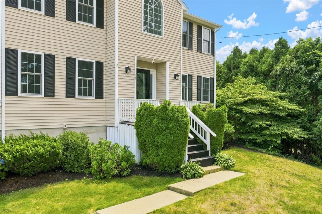 21 Forestview Dr, Fairhaven MA 02719 photo 4