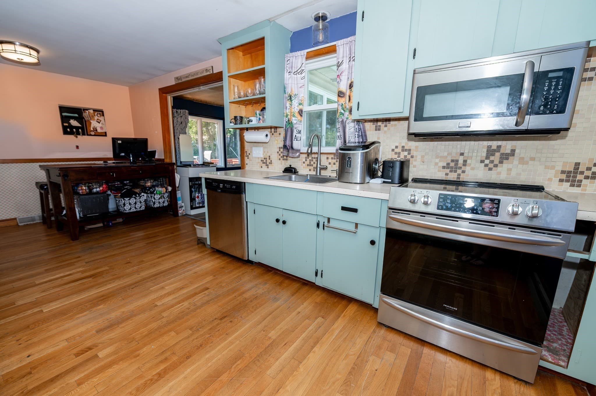 Single Family Residence at 55 Westdale Rd, Westwood MA 02090, Westwood, photo 7 of 20