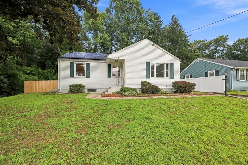 46 Kay St, Springfield MA 01109