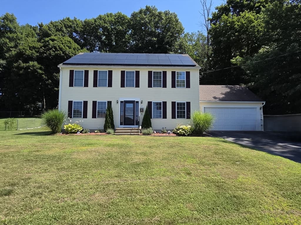 29 Cushing Rd, Webster MA 01570