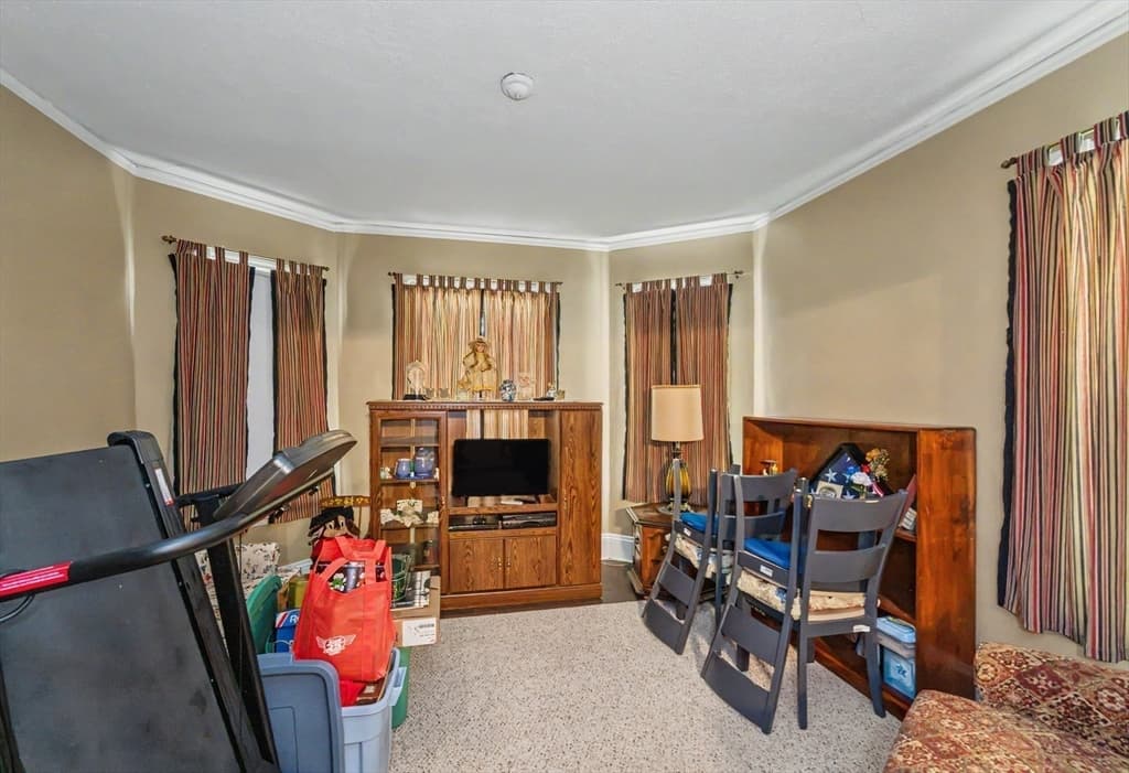 256 University Ave, Lowell MA 01854 photo 9
