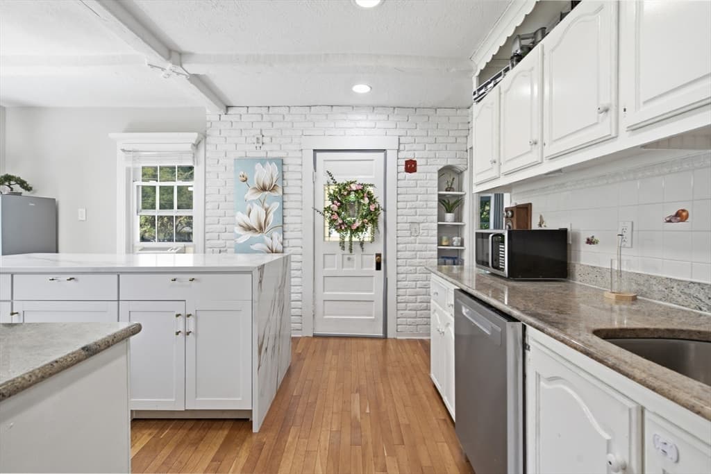 16 Allen Street, Northborough MA 01532 photo 9