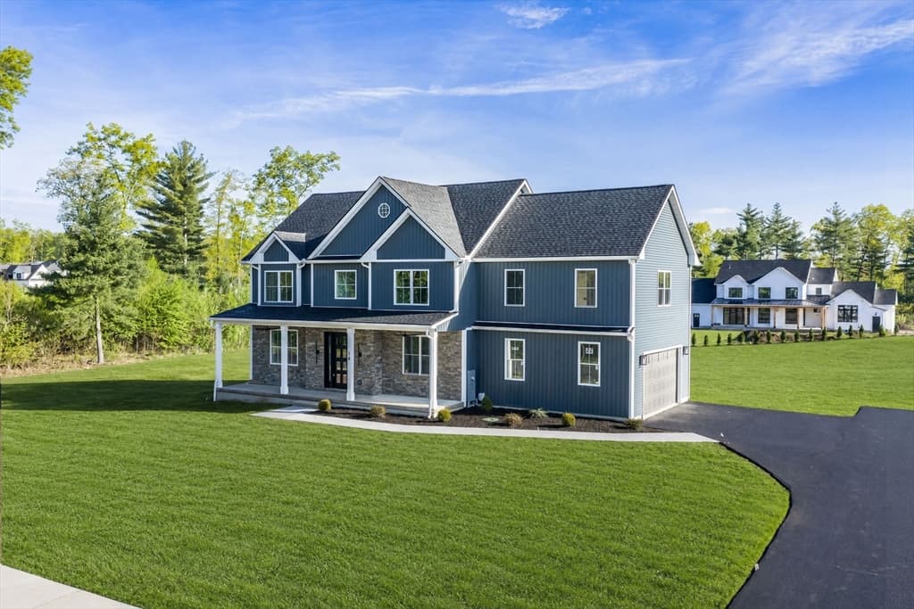 14 Balsam Hill Rd, Ludlow MA 01056 photo 2