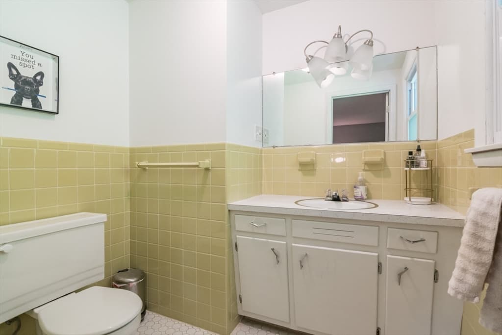 3 Montgomery Ave, Holyoke MA 01040 photo 13