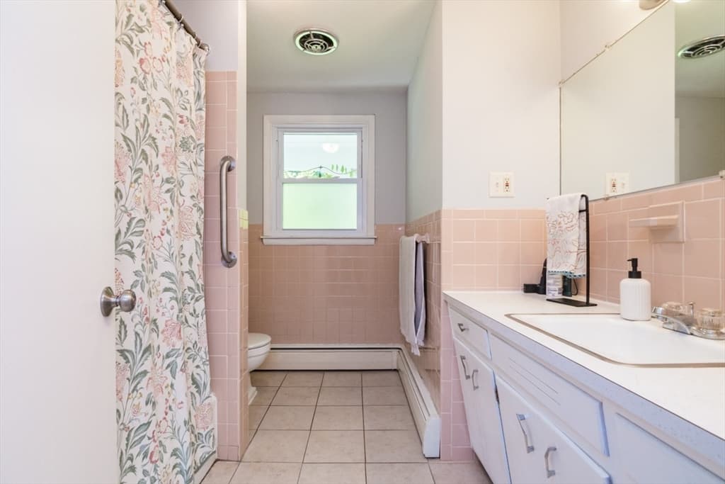 3 Montgomery Ave, Holyoke MA 01040 photo 16