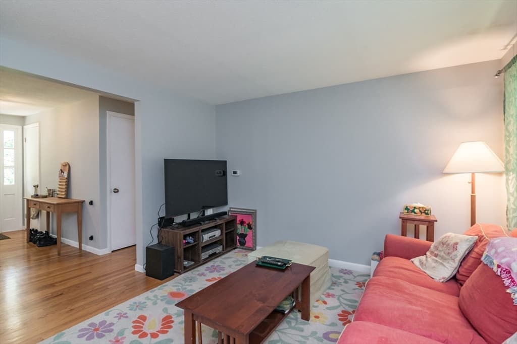 3 Montgomery Ave, Holyoke MA 01040 photo 9