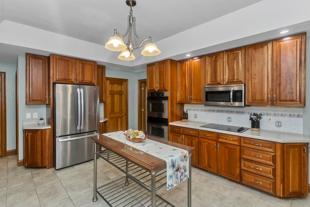 27 Landing Dr, Chicopee MA 01020 photo 7
