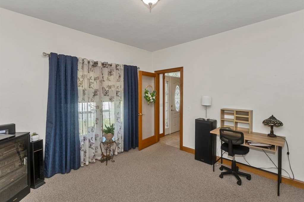 27 Landing Dr, Chicopee MA 01020 photo 14