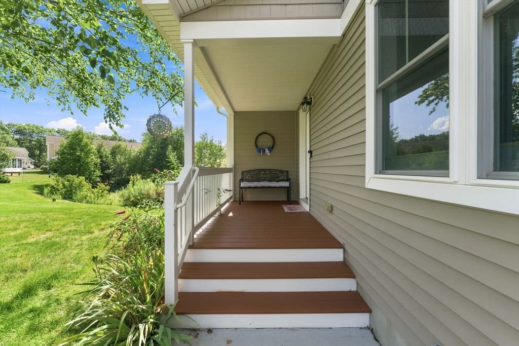 65 Virginia Dr # 65, Leicester MA 01542 photo 2