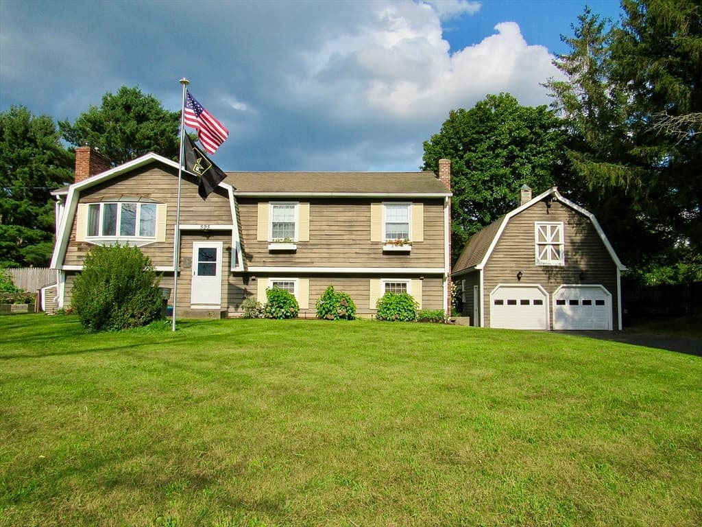 595 Lebanon Hill Rd, Southbridge MA 01550