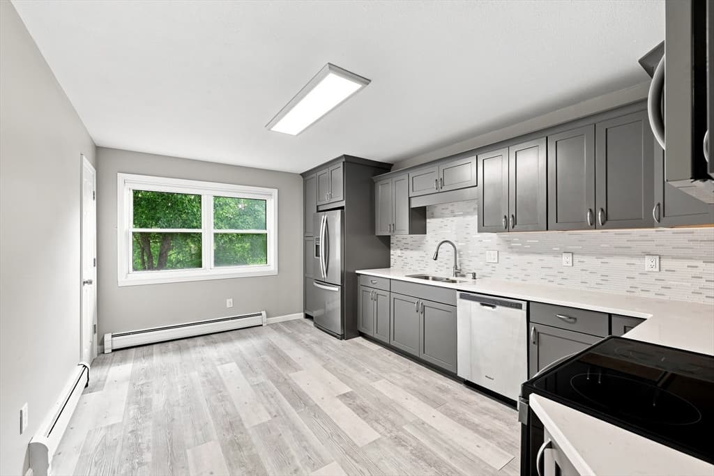 90 Colonial Cir # C, Chicopee MA 01020 photo 4