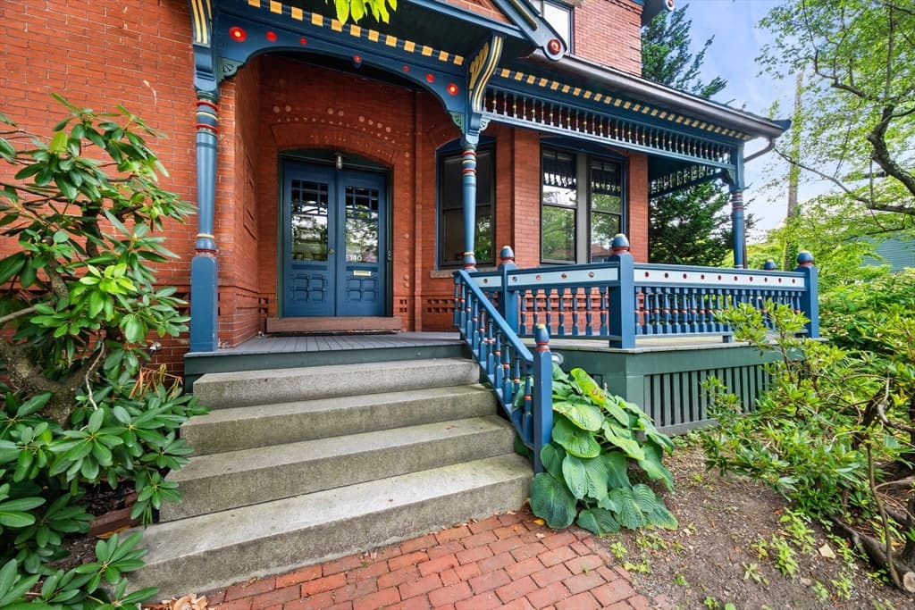 140 Upland Road, Cambridge MA 02140 photo 2