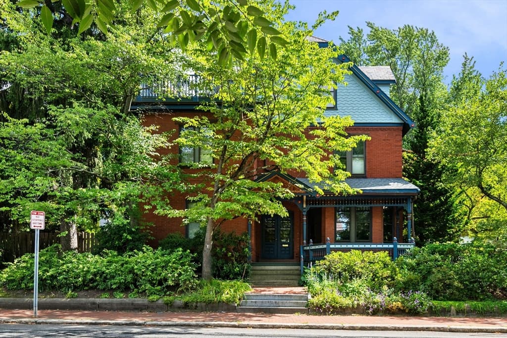 140 Upland Road, Cambridge MA 02140