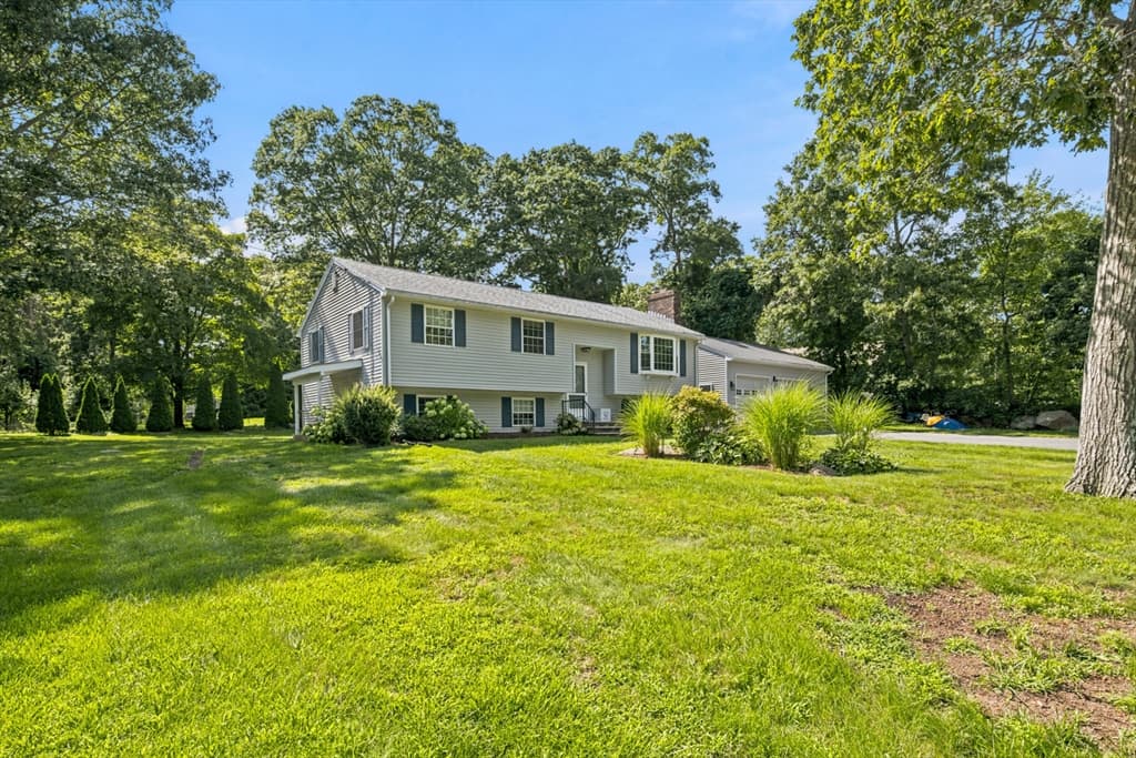 19 Sawdy Pond Avenue, Tiverton RI 02878 photo 2