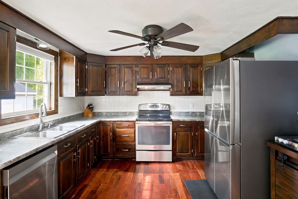 19 Sawdy Pond Avenue, Tiverton RI 02878 photo 13