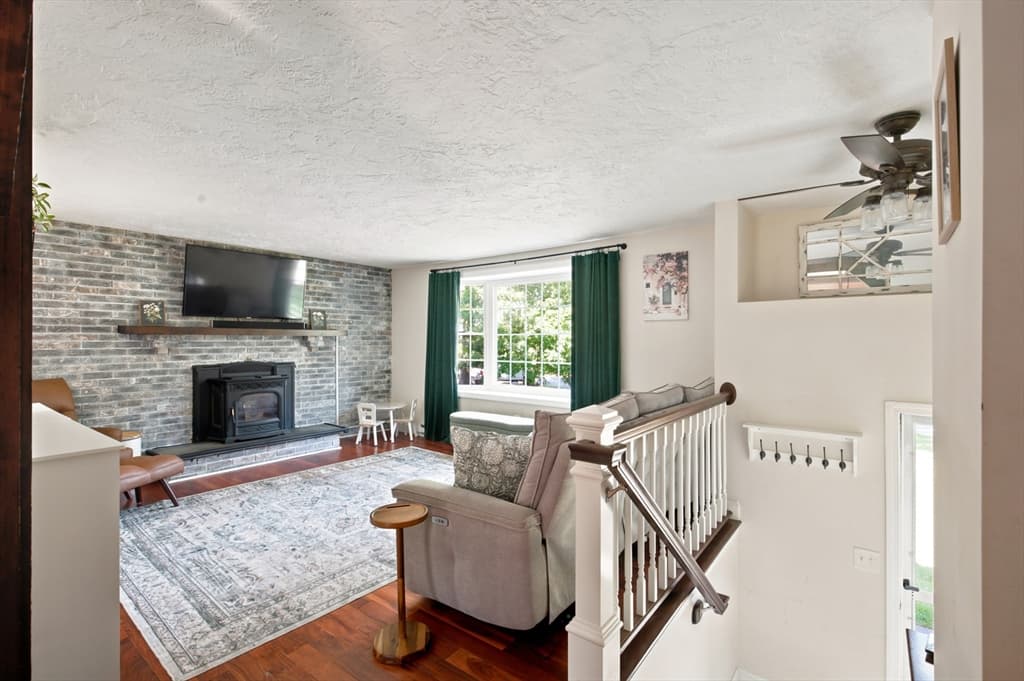 19 Sawdy Pond Avenue, Tiverton RI 02878 photo 5