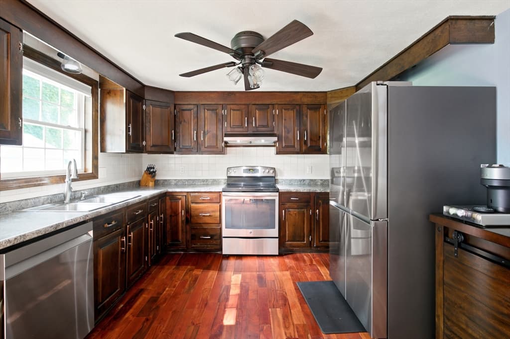 19 Sawdy Pond Avenue, Tiverton RI 02878 photo 10