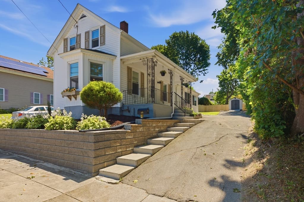 225 Mount Pleasant St, Fall River MA 02720 photo 2