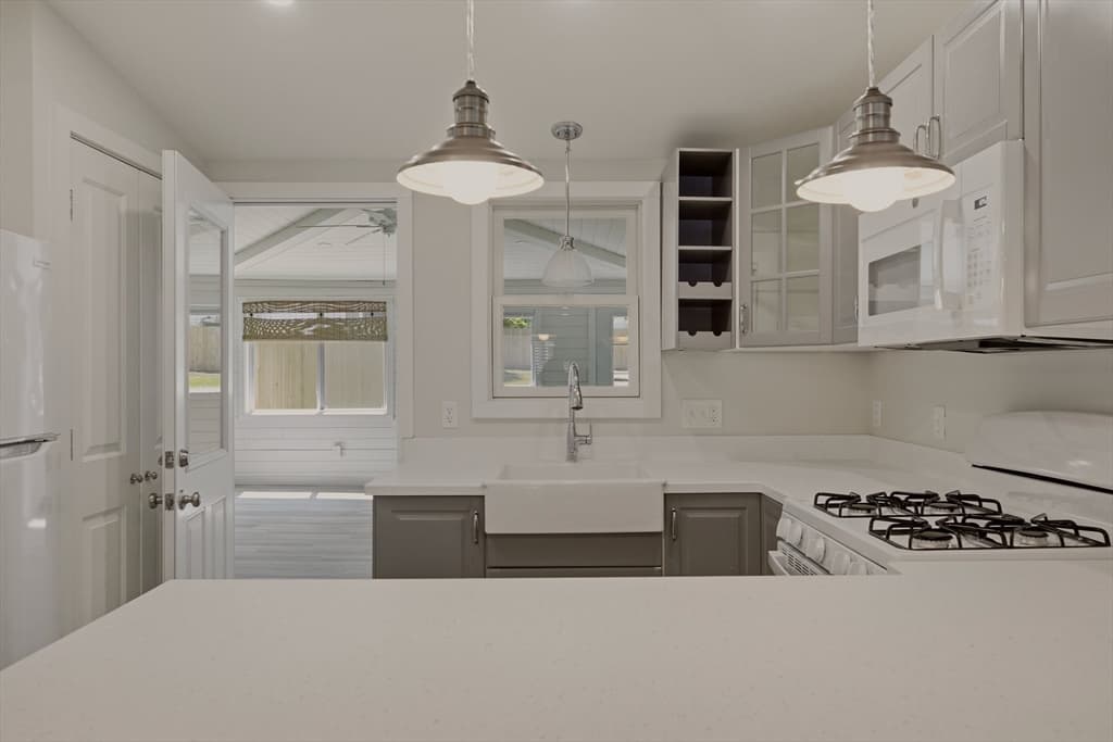 225 Mount Pleasant St, Fall River MA 02720 photo 9