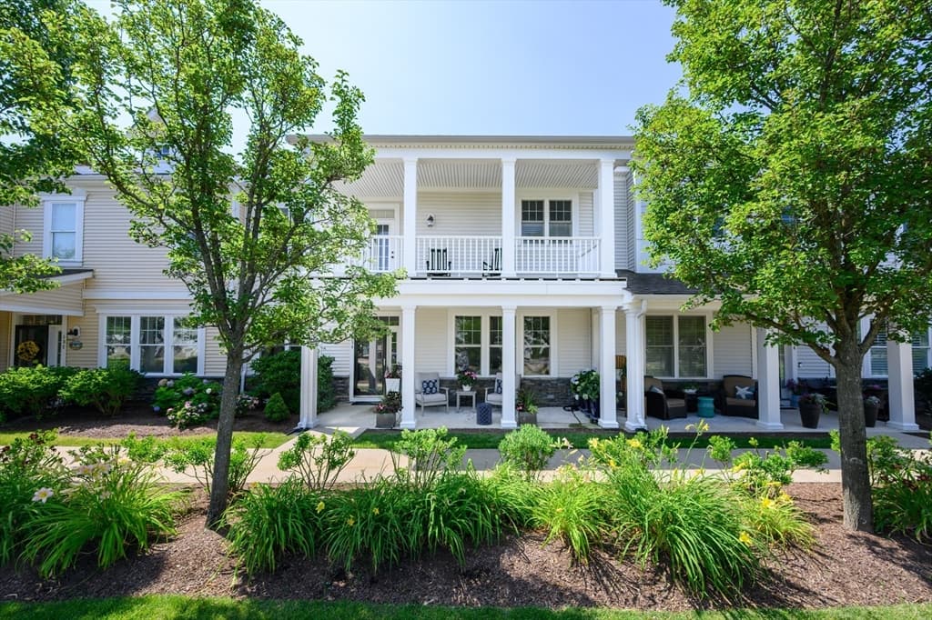 134 Whitaker Ln # 134, Hingham MA 02043