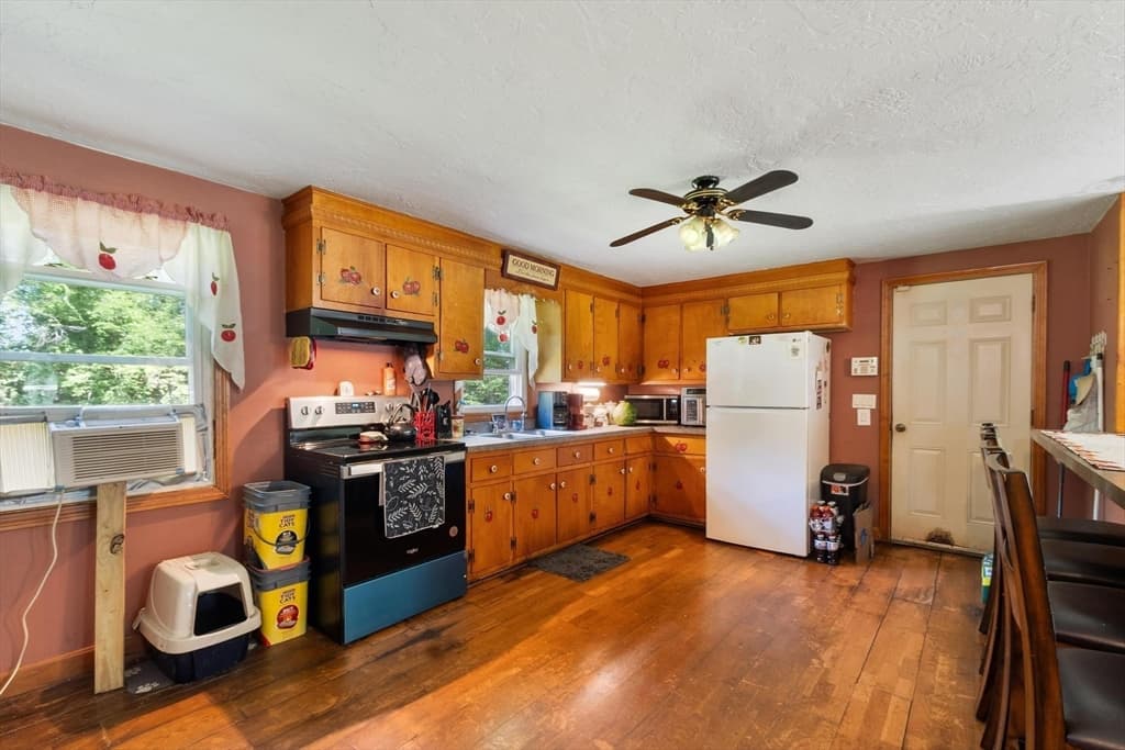 58 Mcintyre Rd, Oxford MA 01507 photo 3