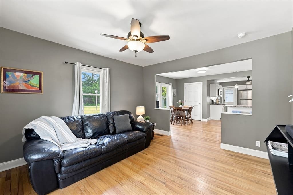 37 Kensington St, Agawam MA 01030 photo 6