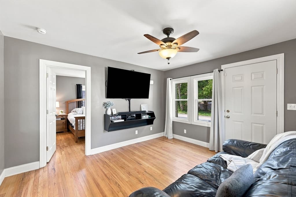 37 Kensington St, Agawam MA 01030 photo 7