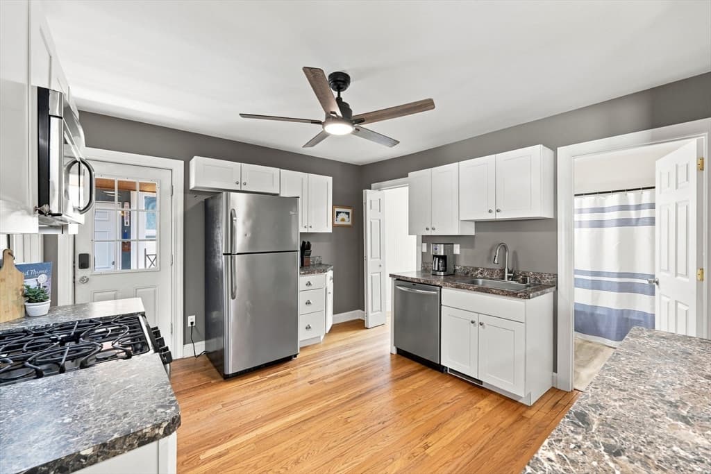 37 Kensington St, Agawam MA 01030 photo 15