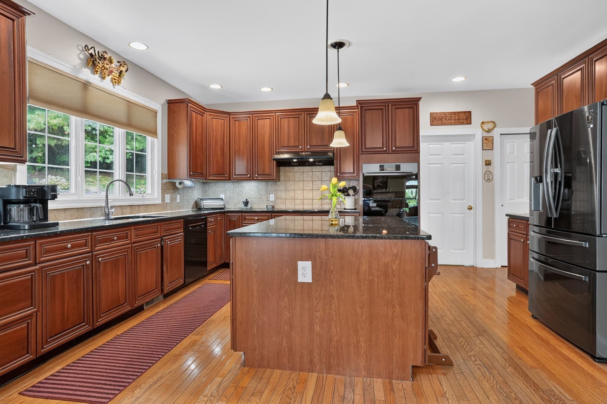 Single Family Residence at 18 Valley View Dr, Grafton MA 01536, Grafton, photo 5 of 37