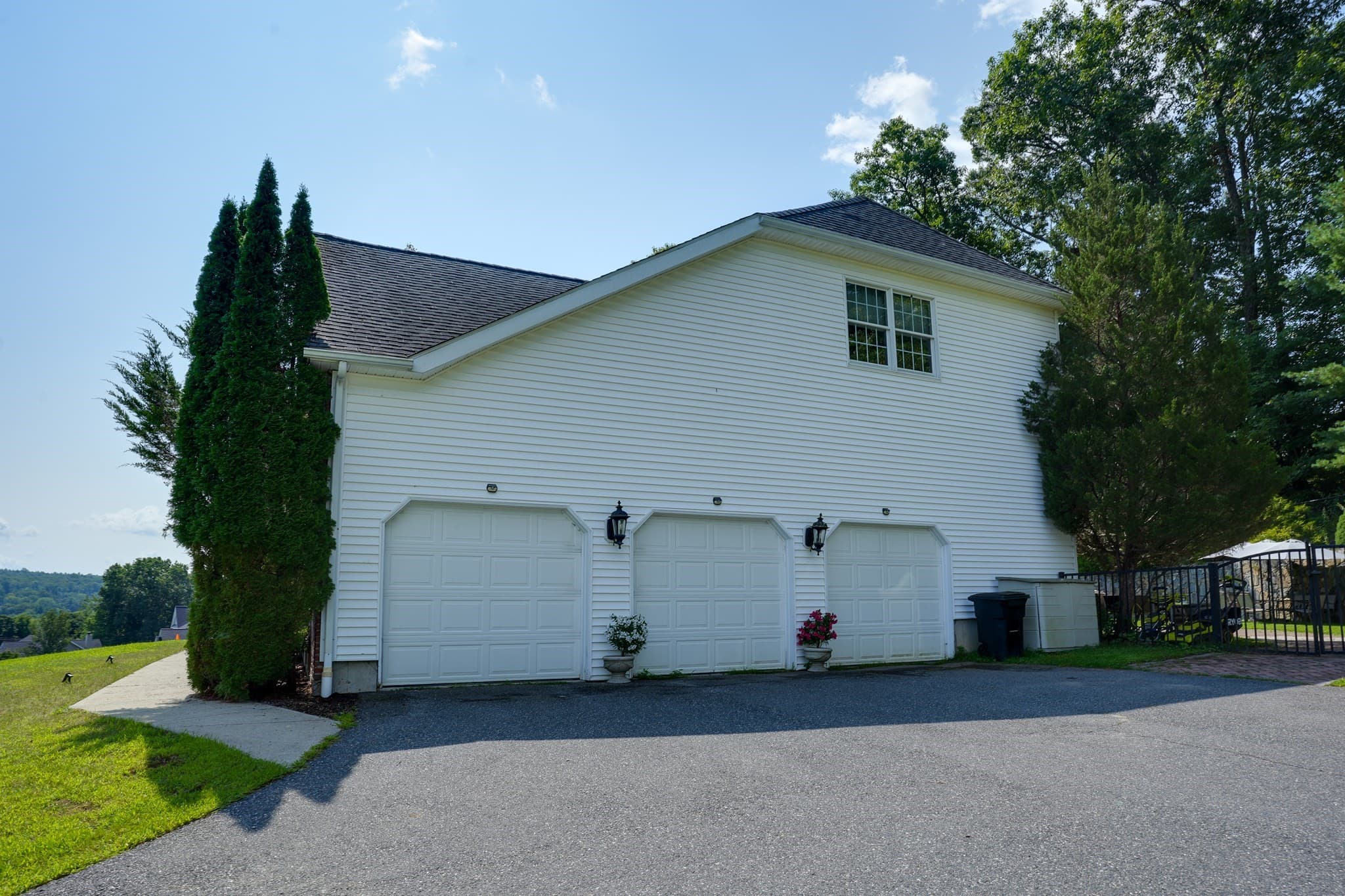 Single Family Residence at 18 Valley View Dr, Grafton MA 01536, Grafton, photo 29 of 37