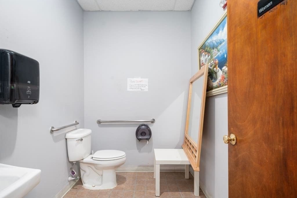 127 Faunce Corner Rd, Dartmouth MA 02747 photo 17