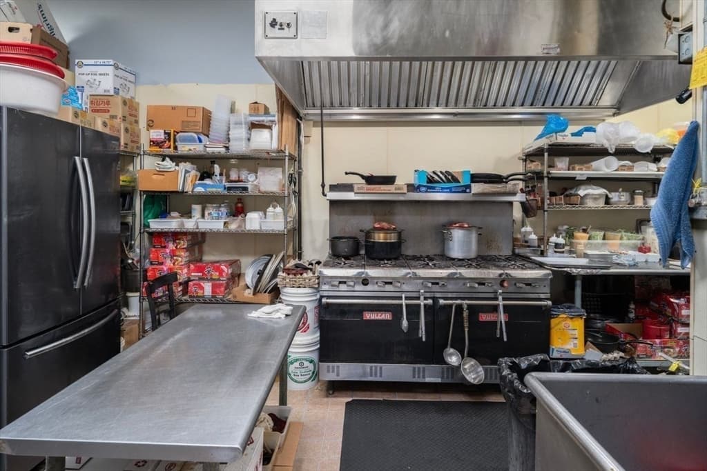 127 Faunce Corner Rd, Dartmouth MA 02747 photo 15