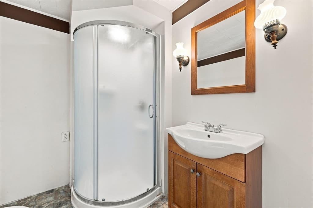 15 Hampstead St, Lowell MA 01852 photo 31