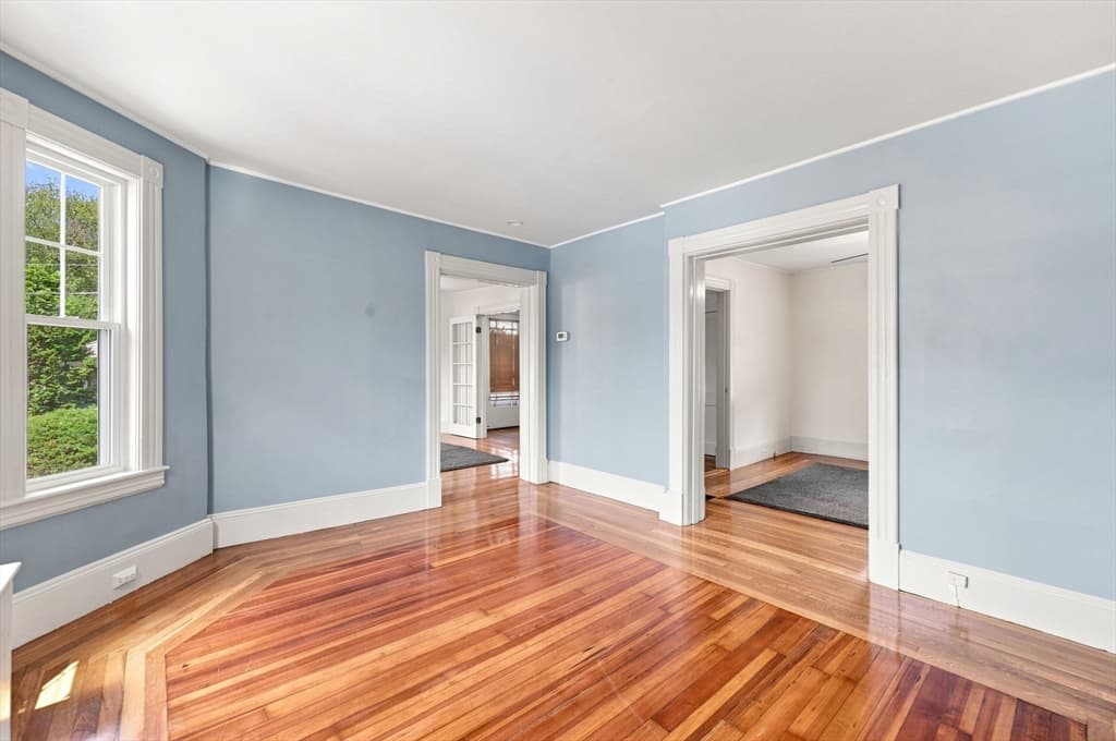 15 Hampstead St, Lowell MA 01852 photo 4