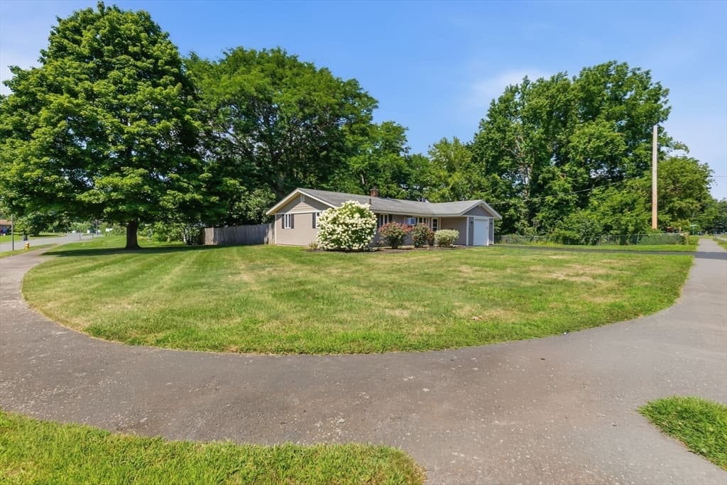 32 Massachusetts Ave., Danvers MA 01923 photo 3