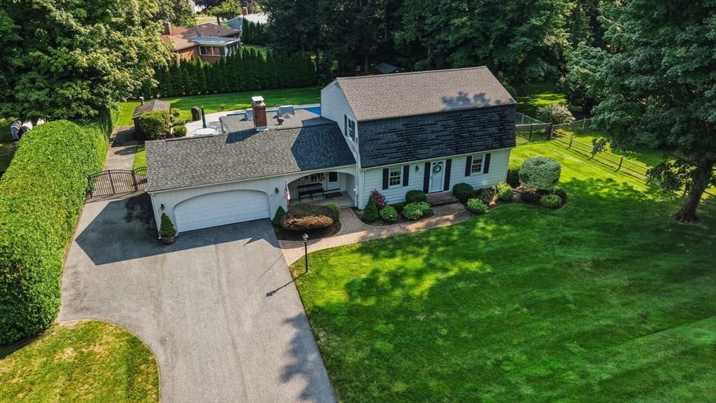 71 Cedar Rd, Longmeadow MA 01106