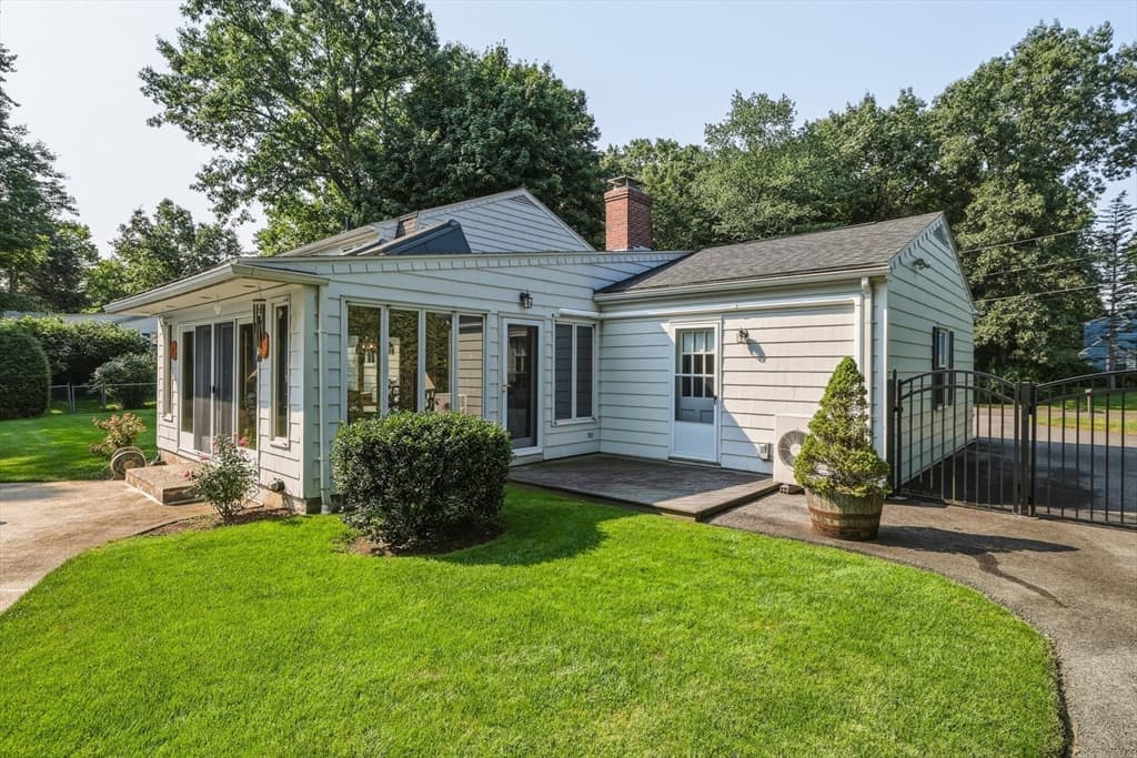 71 Cedar Rd, Longmeadow MA 01106 photo 4